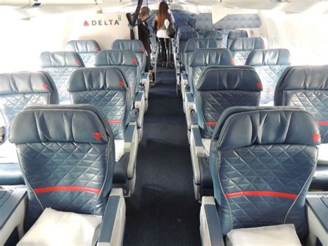 Delta Air Lines Boeing 737-900ER Aircraft Cabin Interior Design Photos | Delta airlines, Delta ...