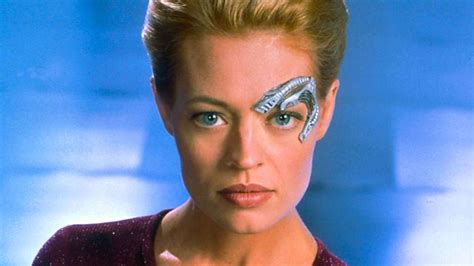 12 Essential Star Trek Voyager Episodes To Watch Before Picard ...