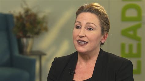 Mylan CEO Heather Bresch speaks out on EpiPen controversy - CBS This Morning - Norah O'Donnell ...