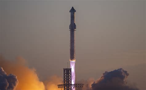 SpaceX Test-Launches Second Starship Rocket to Space