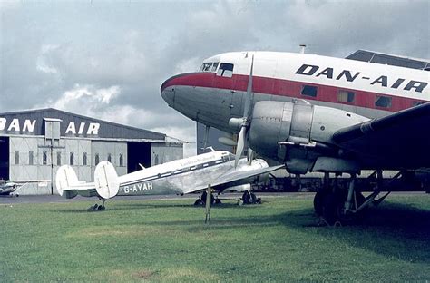 Una estampa del aeropuerto de Lasham Airfield (1972) » Puente de Mando ...