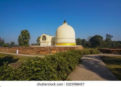 Parinirvana Stupa Temple Kushinagar India Stock Photo (Edit Now) 1106868653