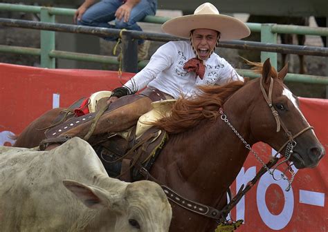 Awesome photos show the pride and talent of a Mexican rodeo - La Voz