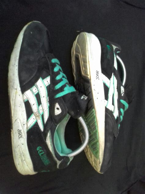 ASICS GEL SAGA, Fesyen Pria, Sepatu , Sneakers di Carousell