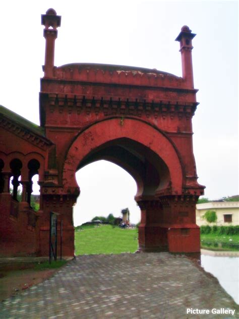 Lucknow City: Monuments In Lucknow