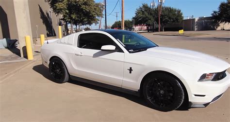 Video: 2012 Ford Mustang V6 Review - Mustang Specs