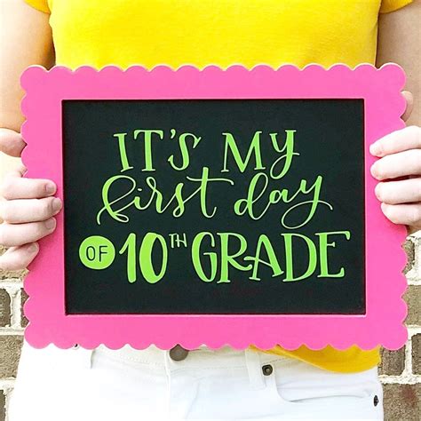 Make a Picture Perfect DIY First Day of School Sign Using Adhesive Vinyl | School signs, First ...