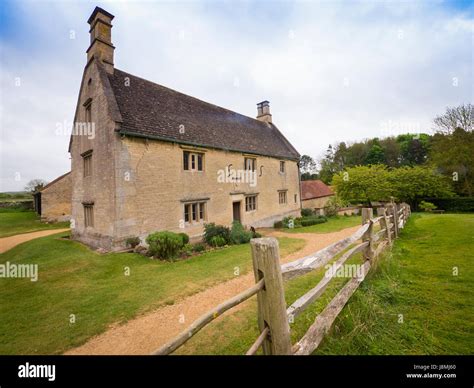 Woolsthorpe Manor, home of Sir Isaac Newton in Lincolnshire, England ...