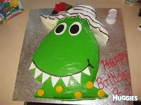 Dorothy the dinosaur birthday cake