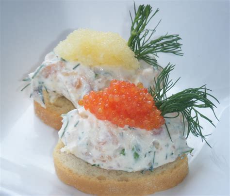 A hungry Swede in London: Smoked salmon mousse canapes