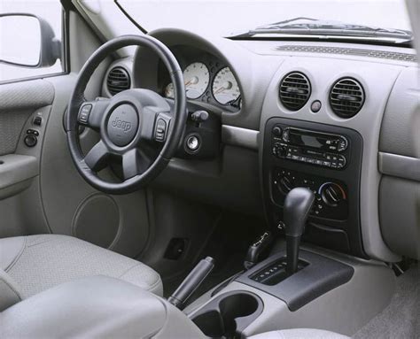 Best-Internet-Trends66570: Jeep Liberty 2004 Interior Images