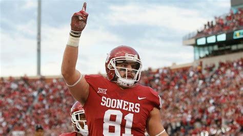 OU's Mark Andrews takes home top tight end award