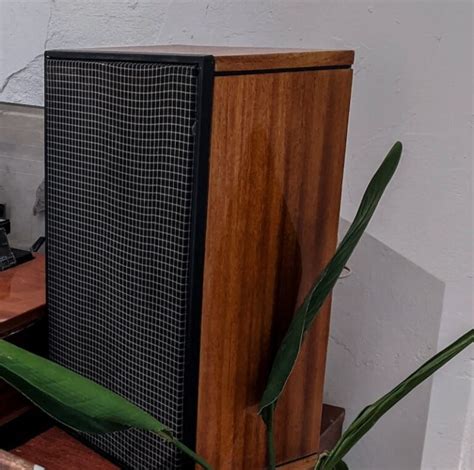 Old Speakers Vs New Speakers (Which Is Better?)