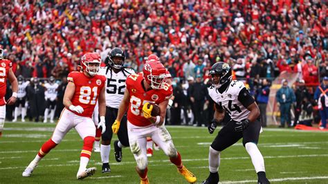 TOUCHDOWN: Travis Kelce's TD After Well-Timed Release Caps Chiefs' Opening Drive