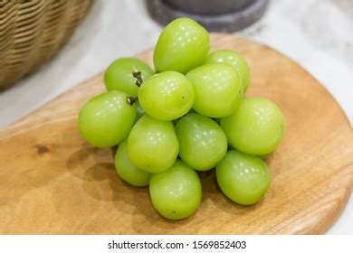 Shine Muscat Seedless Grape Varieties Stock Photo 1569852403 | Shutterstock