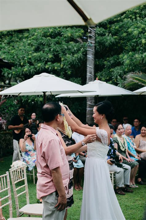 Pretty Peach + Pastel Destination Wedding in Hawaii - The Destination Wedding Blog - Jet Fete by ...