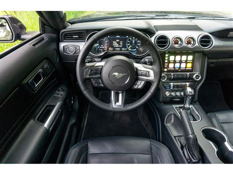 2021 Ford Mustang: 245 Interior Photos | U.S. News & World Report