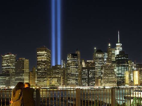 Commémoration des attentats du 11 septembre à New York | Light pollution, Tribute in light, 9 11 ...