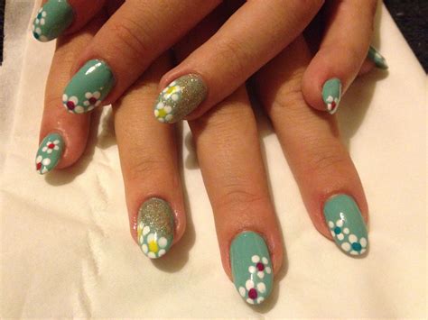 Pastel green with flowers Nail Polish Hacks, Pastel Green, Nails, Pretty, Flowers, Beauty ...