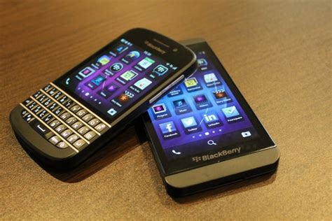 BlackBerry Q10 vs BlackBerry Z10: Comparison Review | IBTimes UK