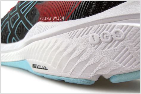 Best running shoes for overpronation | Solereview