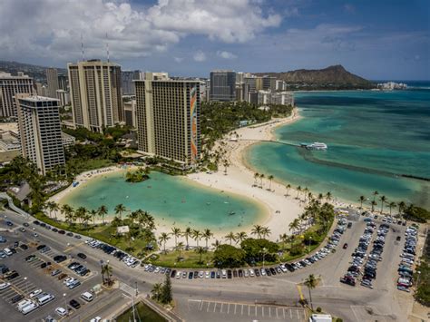 The Lagoon at Hilton Hawaiian Village | Ali'i Beach Rentals