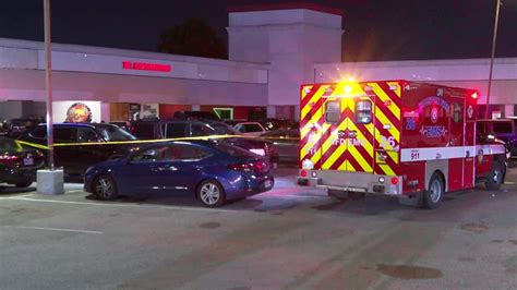 Houston shooting: Disturbance in club ends with 2 shot outside, police say | FOX 26 Houston