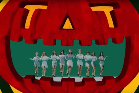 TWICE’s “TT” Becomes 1st K-Pop Girl Group MV To Reach 400 Million Views ...