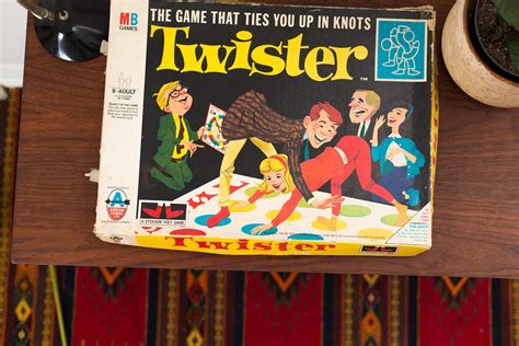 Vintage Twister Board Game - Made in England by Arrow Games Limited