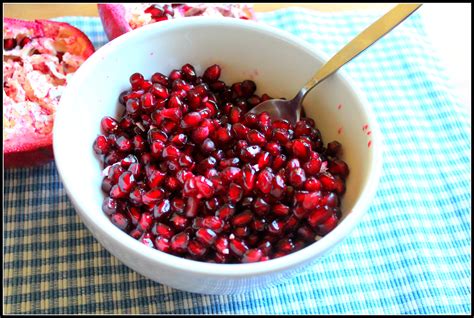 How to De-Seed a Pomegranate in 5 Minutes or Less - Picture Tutorial - Health, Home, & Happiness