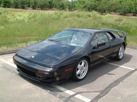 Lotus Esprit - Information and photos - MOMENTcar