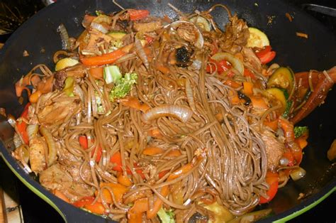 Madhouse Family Reviews: Globecooking recipe : Pork Yakisoba (Japan)