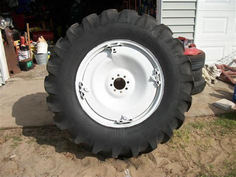 14.9x28 rear tractor tires on ... - Yesterday's Tractors