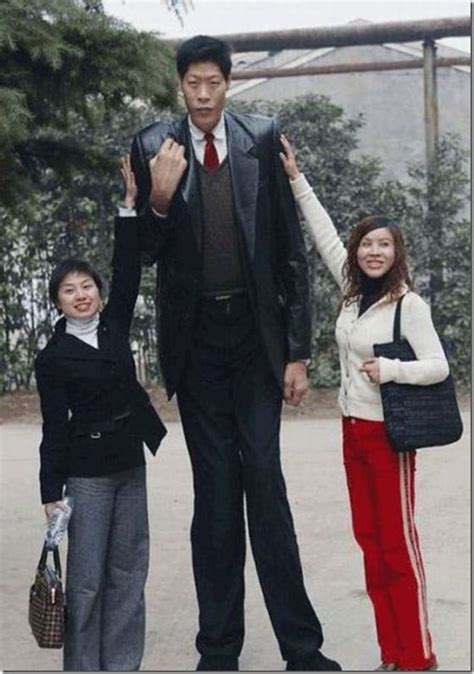 funny tall chinese guy pictures | Random Pictures Dump 1/20/2011 [PICS] : theChobble | Tall guys ...