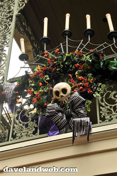 DIY Nightmare Before Christmas Halloween Props: DIY Haunted Mansion ...