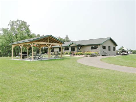 VENDOR SPOTLIGHT | FAIRFIELD HILLS GOLF COURSE | WISCONSIN GOLF COURSE CEREMONY + RECEPTION ...