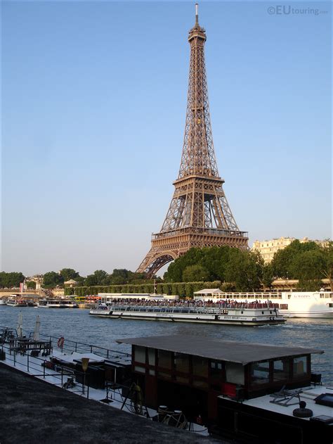 HD photos of the Bateaux Mouches cruise boats in Paris - Page 1