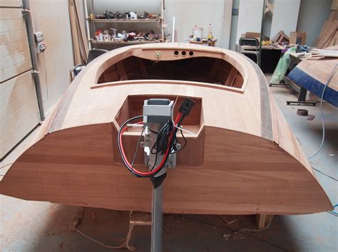 Cedar strip runabout boat plans ~ Fibreglass boat building