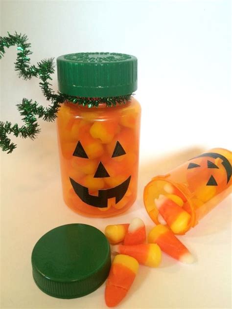 22 best images about Pill Bottle Crafts on Pinterest | Glue guns, Advent calendar and Medicine ...