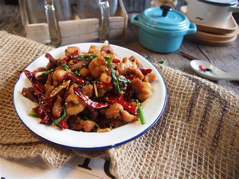 Yummy Chinese Recipe: Sichuan Spicy Chicken 辣子鸡 – Spice N' Pans