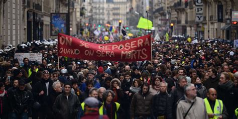 Grève contre la réforme des retraites : 452 000 manifestants en France, dont 56 000 à Paris