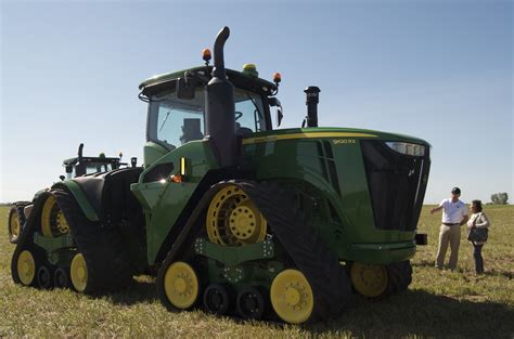 John Deere Unveiled New 4-Track 9RX Series Tractors