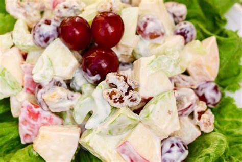 Waldorf Salad with Crunchy Apples and Grapes (Favorite Family Recipes ...