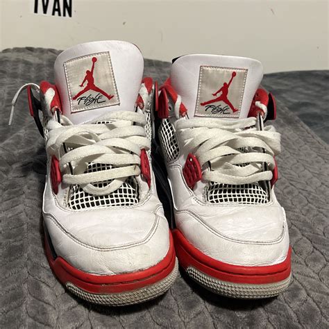 Fire Red 4s for Sale in Seattle, WA - OfferUp