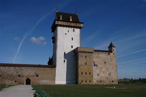 43 Majestic Photos of Narva Castle (Hermann Castle) in Estonia | BOOMSbeat