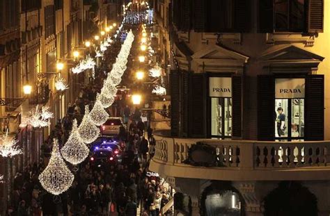 Christmas lights in Rome | Christmas in rome, Christmas lights, Italy honeymoon