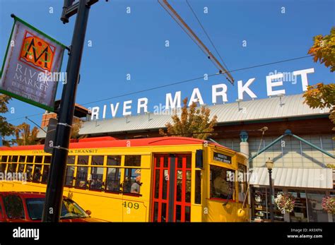 Little rock river market district hi-res stock photography and images ...