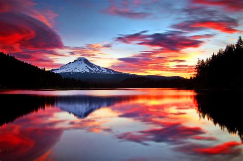 Sunrise on the Lake Photograph by Darren White