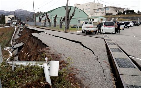 Magnitude 7.6 earthquake strikes Japan, residents evacuate | RNZ News