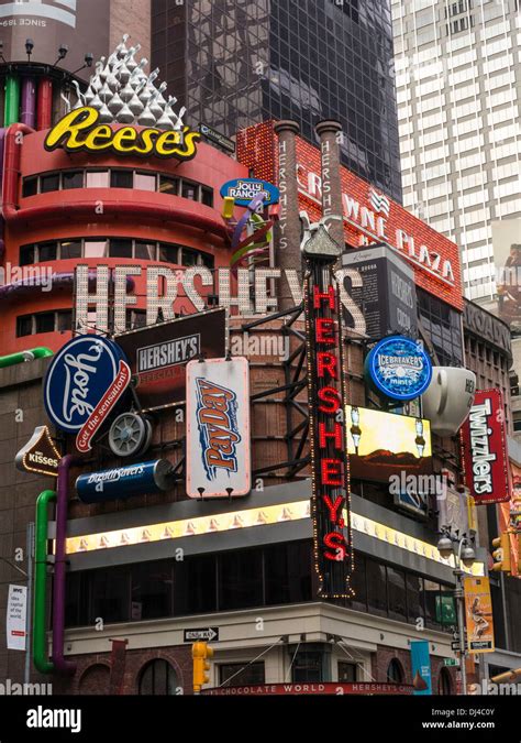 Hershey's Chocolate World Times Square, NYC Stock Photo: 62792155 - Alamy